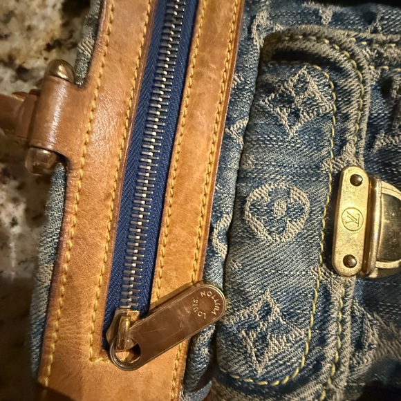 Louis Vuitton Blue and Brown Shoulder Bag with Monogram - Picture 16 of 16